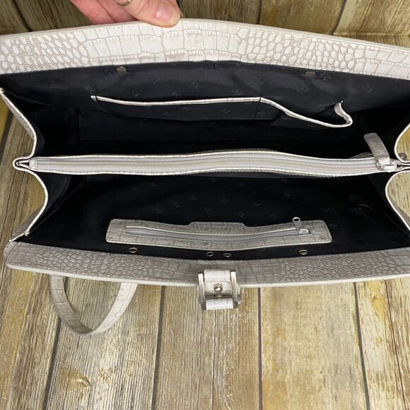 Kenneth Cole Pearl White Crocodile Pattern Leather Handbag Excellent Condition - Picture 6 of 9